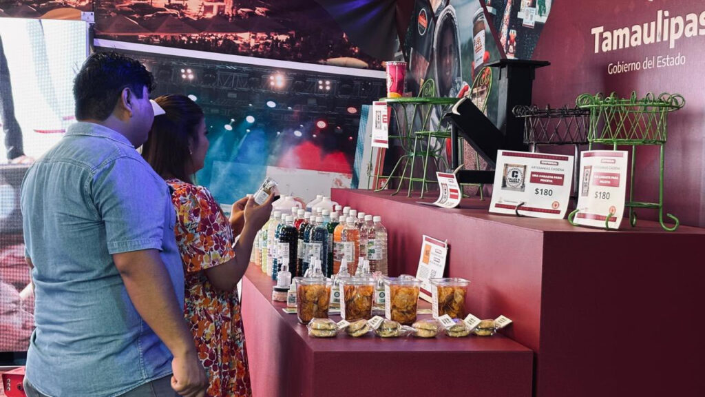 Familias disfrutan de Nuevo Laredo en la Feria Tamaulipas Familias disfrutan de Nuevo Laredo en la Feria Tamaulipas