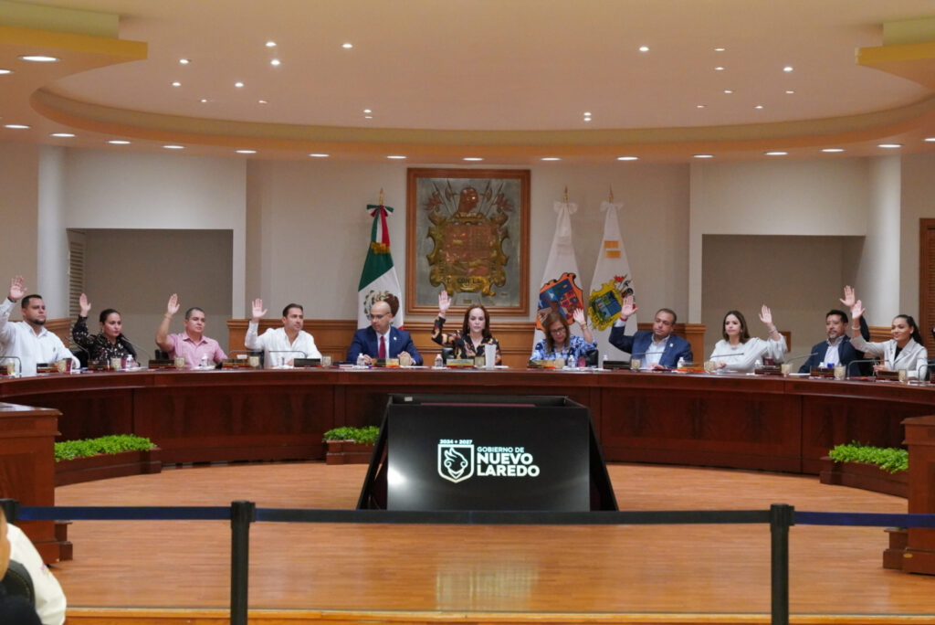Cabildo aprueba donación de obra de arte que enriquece el acervo cultural de Nuevo Laredo Cabildo aprueba donación de obra de arte que enriquece el acervo cultural de Nuevo Laredo