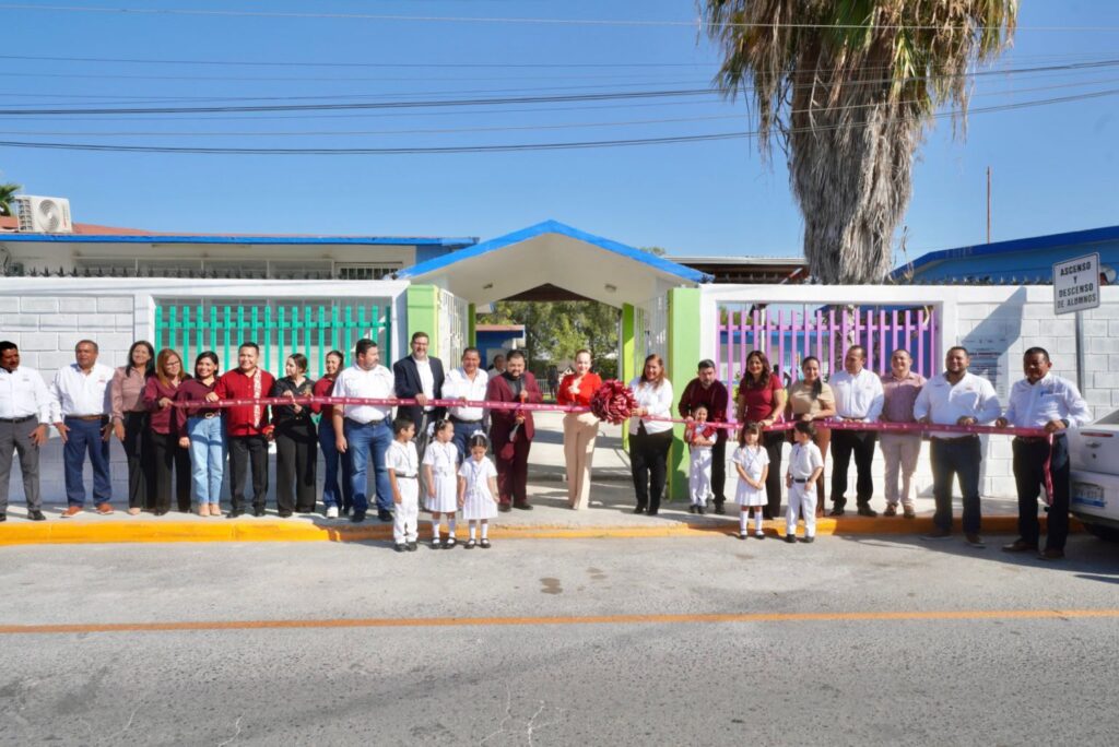 Refrenda alcaldesa Carmen Lilia Canturosas compromiso con la educación; entrega obras en escuelas de la ciudad Refrenda alcaldesa Carmen Lilia Canturosas compromiso con la educación; entrega obras en escuelas de la ciudad