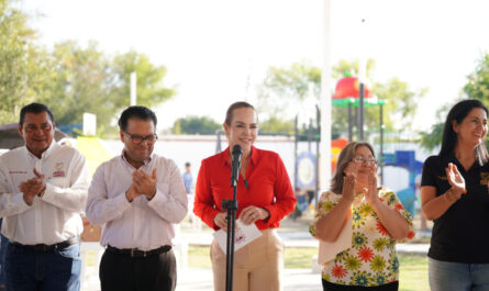 Carmen Lilia entrega obras al sur de Nuevo Laredo