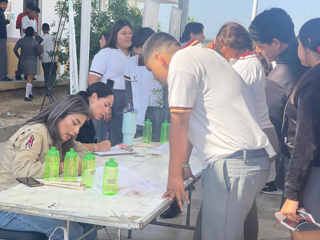 Lleva Gobierno de Nuevo Laredo brigada “Contacto Joven” al COBAT 23