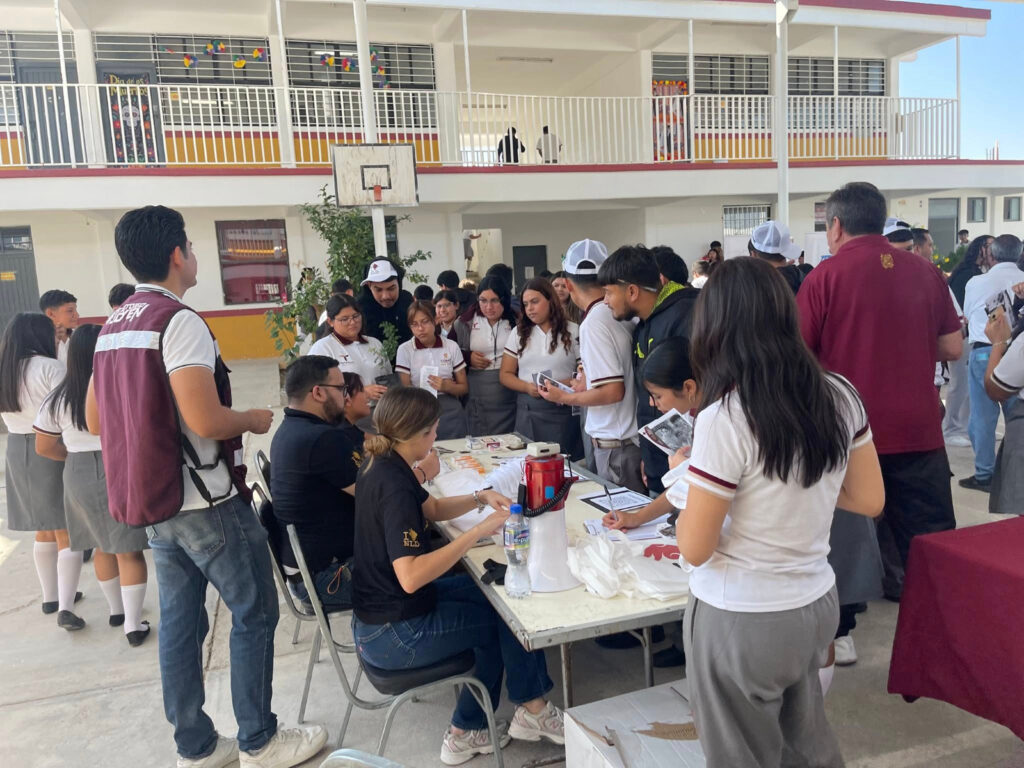 Lleva Gobierno de Nuevo Laredo brigada “Contacto Joven” al COBAT 23