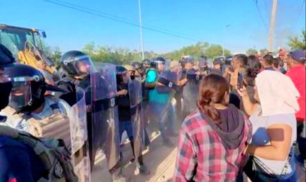 Desalojan con operativo a familias de la colonia 23 de Marzo en Reynosa Desalojan con operativo a familias de la colonia 23 de Marzo en Reynosa