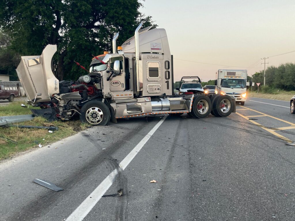 Dos heridos tras aparatoso accidente en la carretera Victoria–Monterrey