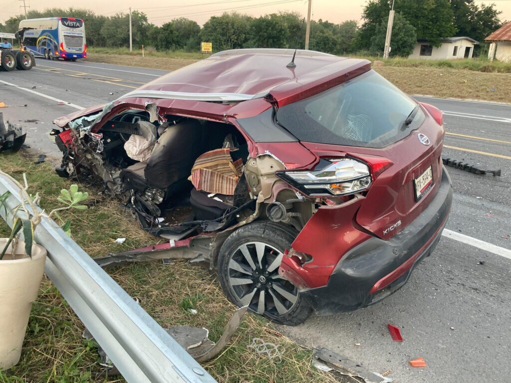 Dos heridos tras aparatoso accidente en la carretera Victoria–Monterrey