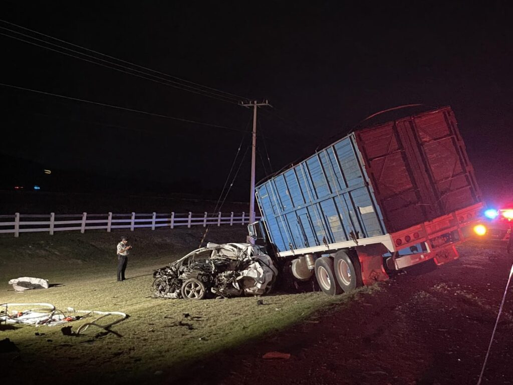 Trágico choque en la carretera Mante–Valles deja un muerto Trágico choque en la carretera Mante–Valles deja un muerto