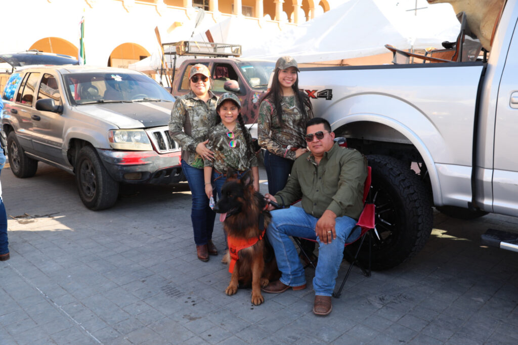 Nuevo Laredo da la bienvenida a la temporada de caza con el Desfile Cinegético 2025 Nuevo Laredo da la bienvenida a la temporada de caza con el Desfile Cinegético 2025