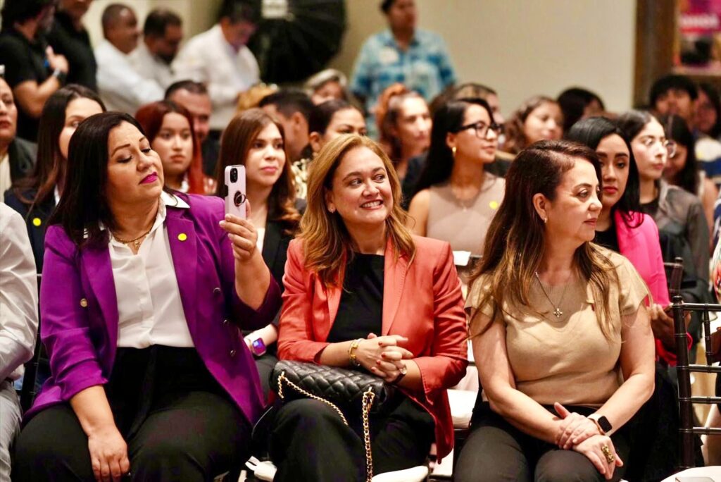 “Conocer los sueños de las mujeres del sur es un gran aprendizaje”: Carmen Lilia Canturosas representa a Nuevo Laredo en el 3er Foro Mujeres de Cambio