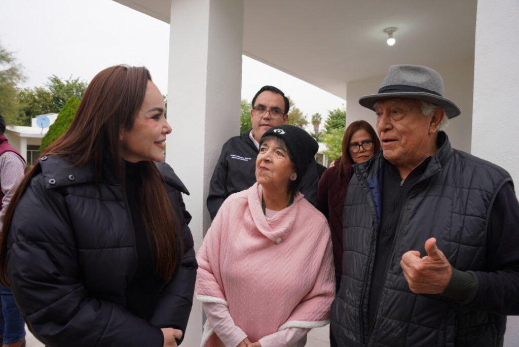 Invierte Gobierno de Nuevo Laredo en vivienda digna para adultos mayores; alcaldesa Carmen Lilia Canturosas entrega nuevas villas a Sistema DIF