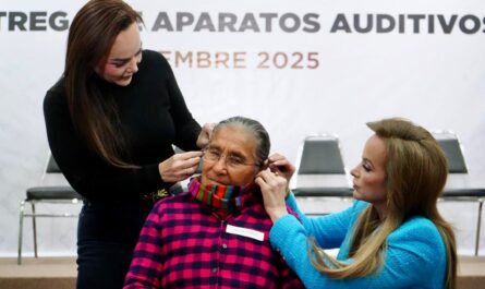 Carmen Lilia Canturosas y DIF Nuevo Laredo transforman vidas: entregan más de 100 aparatos auditivos para la población más vulnerable