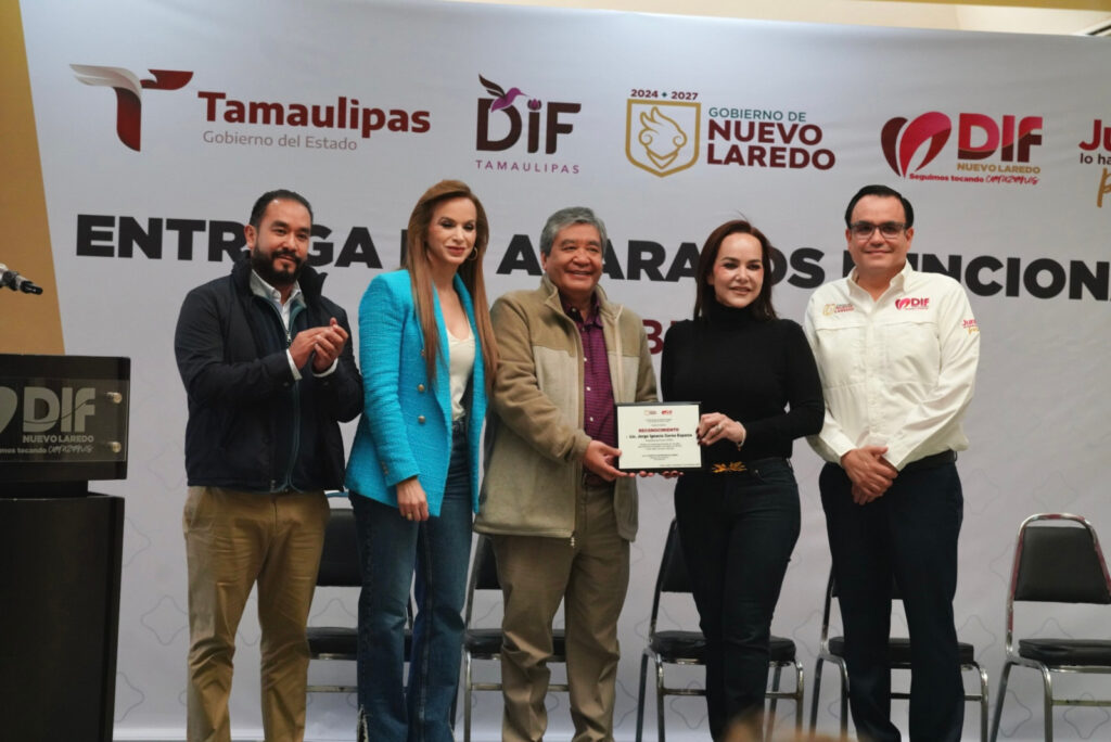 Carmen Lilia Canturosas y DIF Nuevo Laredo entregan aparatos funcionales y reciben donativo de 100 sillas de ruedas para personas con discapacidad Carmen Lilia Canturosas y DIF Nuevo Laredo entregan aparatos funcionales y reciben donativo de 100 sillas de ruedas para personas con discapacidad