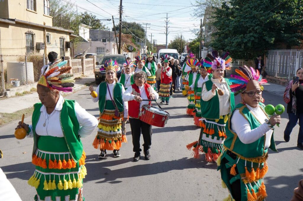 Con danza y coro, adultos mayores viven su peregrinación al Santuario
