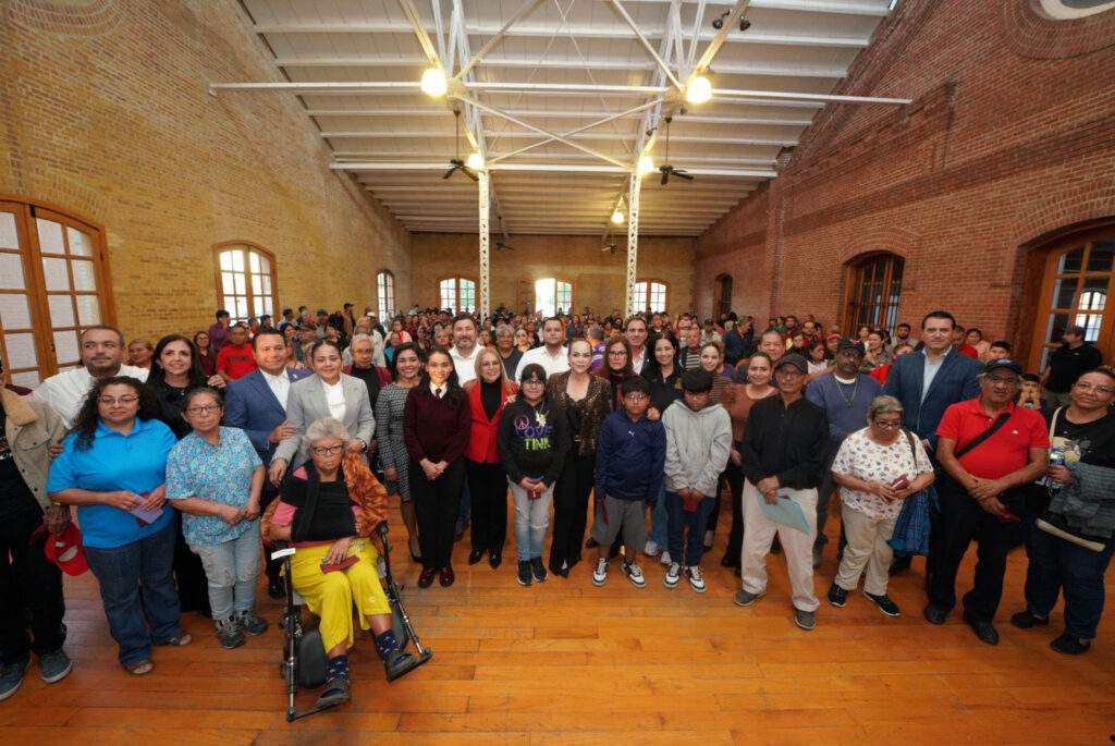 Gobierno de Nuevo Laredo entrega 260 pares de lentes en nueva jornada de apoyo a la salud visual