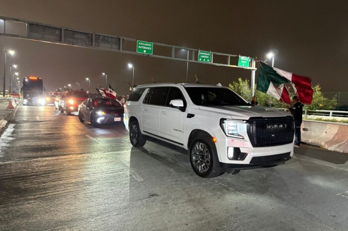 Confianza de paisanos consolida a Nuevo Laredo como principal puerta de entrada al país; cruzan más de 5 mil vehículos con la Caravana Queretana