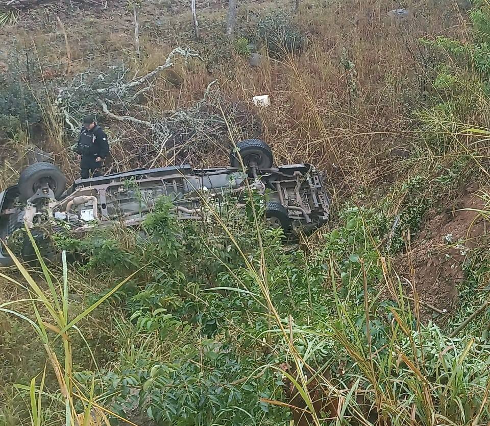 Volcadura en Aldama deja 2 muertos y una mujer herida