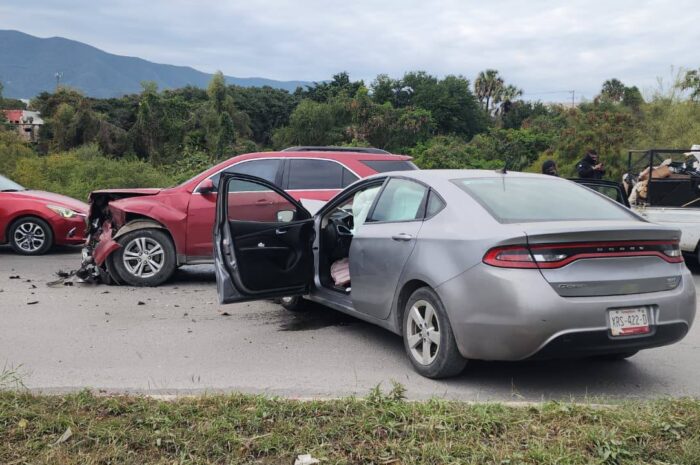 Choque frontal deja cuatro personas lesionadas en Ciudad Victoria