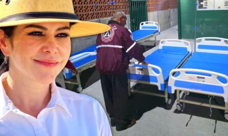 Carmen Lilia Canturosas dona camas clínicas al IMSS