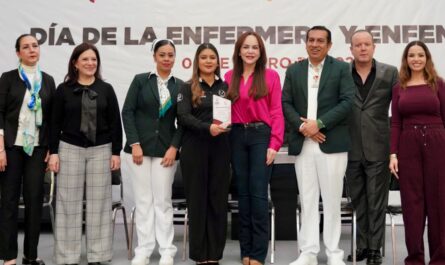 Refrenda alcaldesa Carmen Lilia Canturosas respaldo al sector salud durante homenaje al personal de enfermería