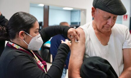 Alcaldesa Carmen Lilia Canturosas invita a la ciudadanía a jornada de vacunación para proteger la salud de las familias