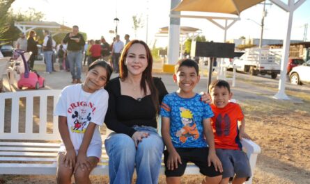 Carmen Lilia Canturosas impulsa hogares dignos con pisos de concreto