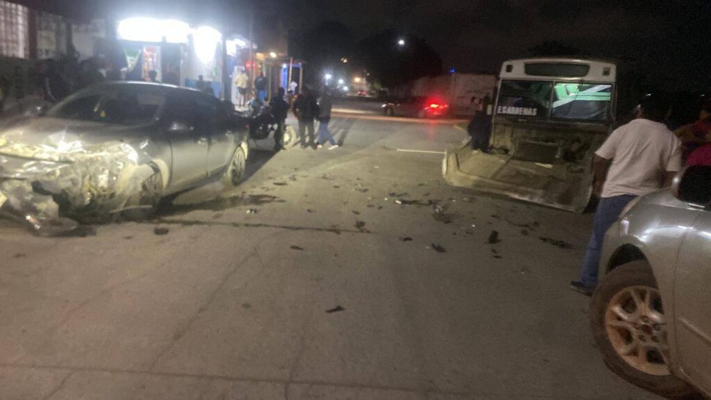 Choque en La Borreguera deja dos heridos en Tampico