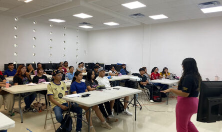 Invita Gobierno de Nuevo Laredo a cursos de inglés para jóvenes