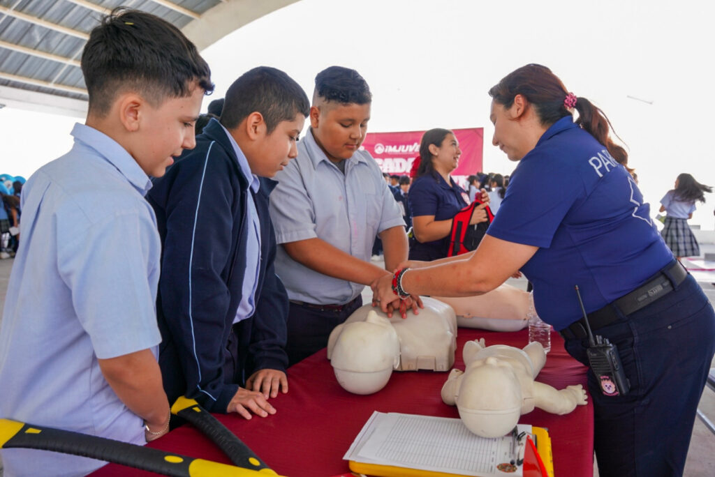IMJUVE Nuevo Laredo lleva la tercera “Brigada Contacto Joven 2026” a la colonia Constitucional IMJUVE Nuevo Laredo lleva la tercera “Brigada Contacto Joven 2026” a la colonia Constitucional