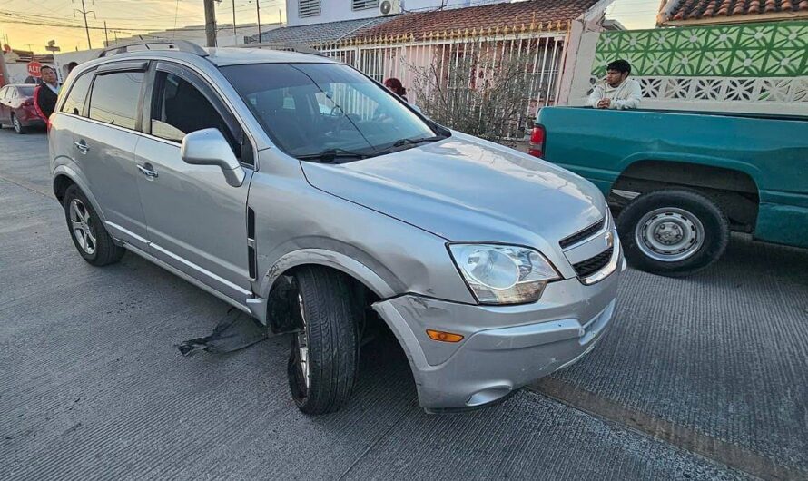 Conductora ebria provoca choque contra autos estacionados en Nuevo Laredo Conductora ebria provoca choque contra autos estacionados en Nuevo Laredo