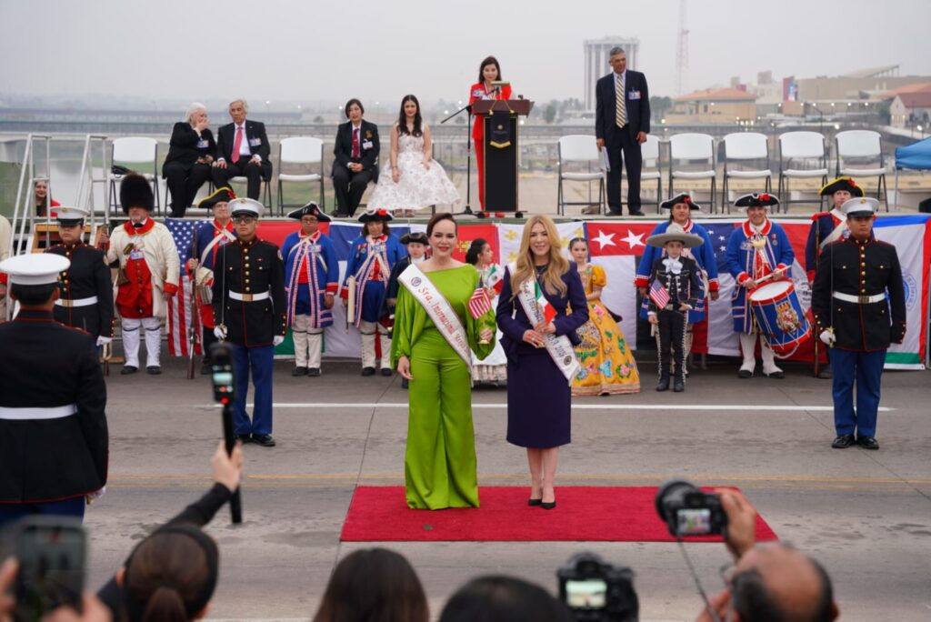 Celebran los Dos Laredos alianza estratégica en Ceremonia del Abrazo; nombran a Carmen Lilia Sra. Internacional 2026