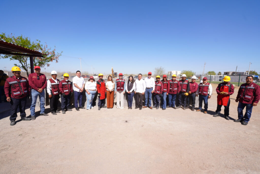 Inaugura Carmen Lilia Canturosas bloquera comunitaria que producirá 150 mil piezas al año para construir casas dignas Inaugura Carmen Lilia Canturosas bloquera comunitaria que producirá 150 mil piezas al año para construir casas dignas