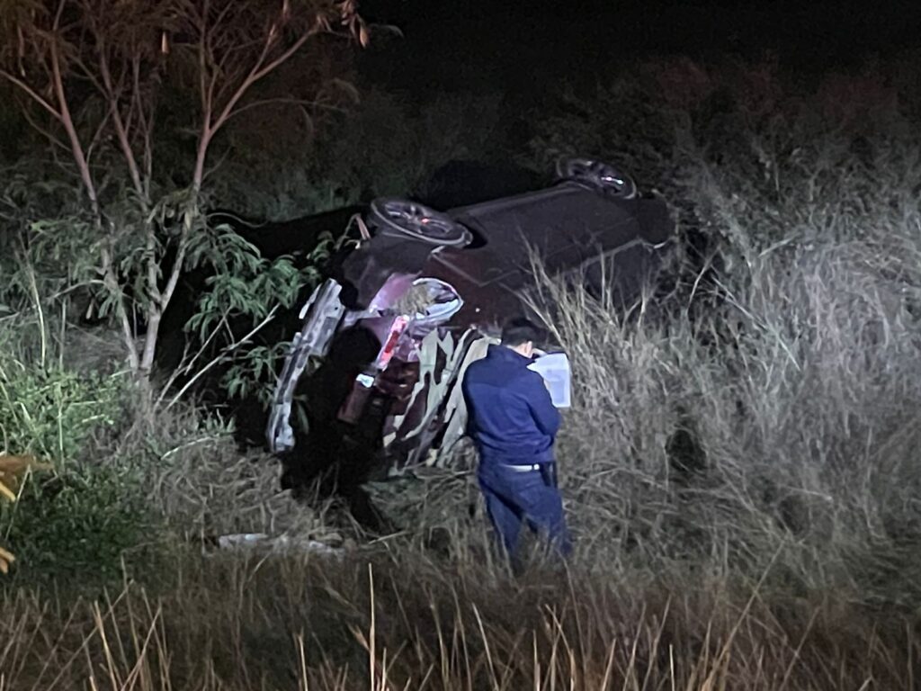 Volcadura en la Mante–Valles cobra la vida de un joven de 18 años Muere joven tras volcadura en la carretera Mante–Valles