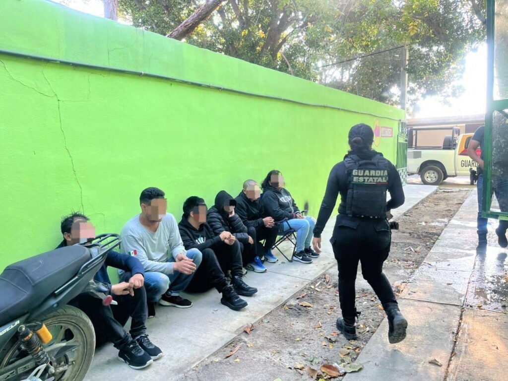 Guardia Estatal rescata a 5 personas en Soto la Marina