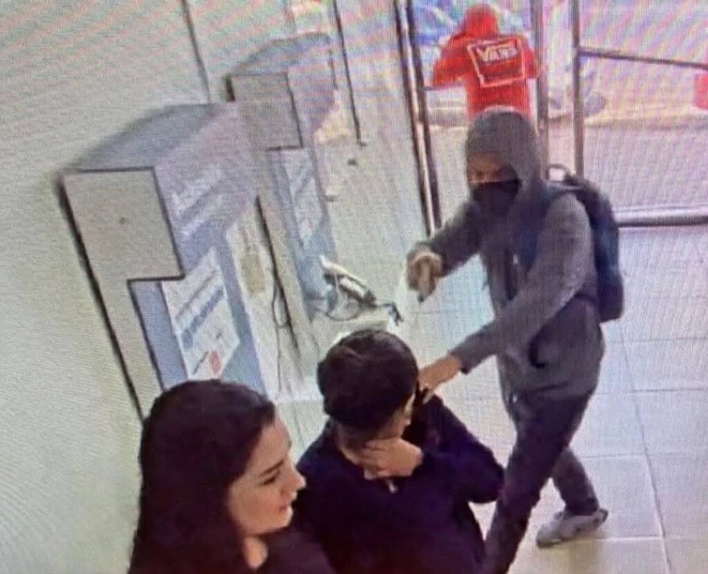 A punta de pistola, asaltan sucursal bancaria en Tampico