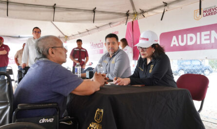 Vecinos de Valles del Paraíso reciben atención directa con programa “Presidencia Cerquita de Ti”