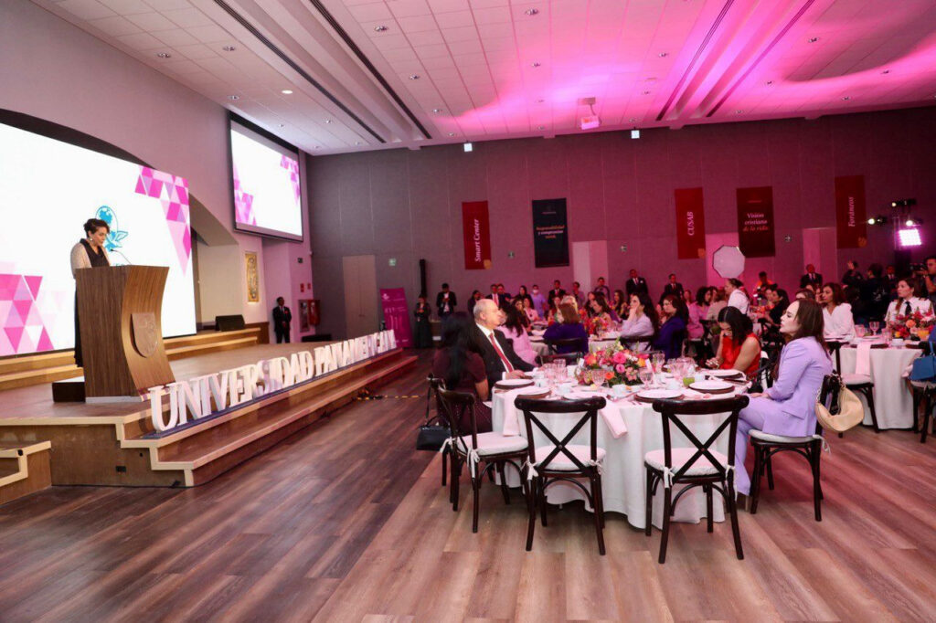 Reconocen a Carmen Lilia Canturosas dentro de las “100 Mujeres Líderes de México”