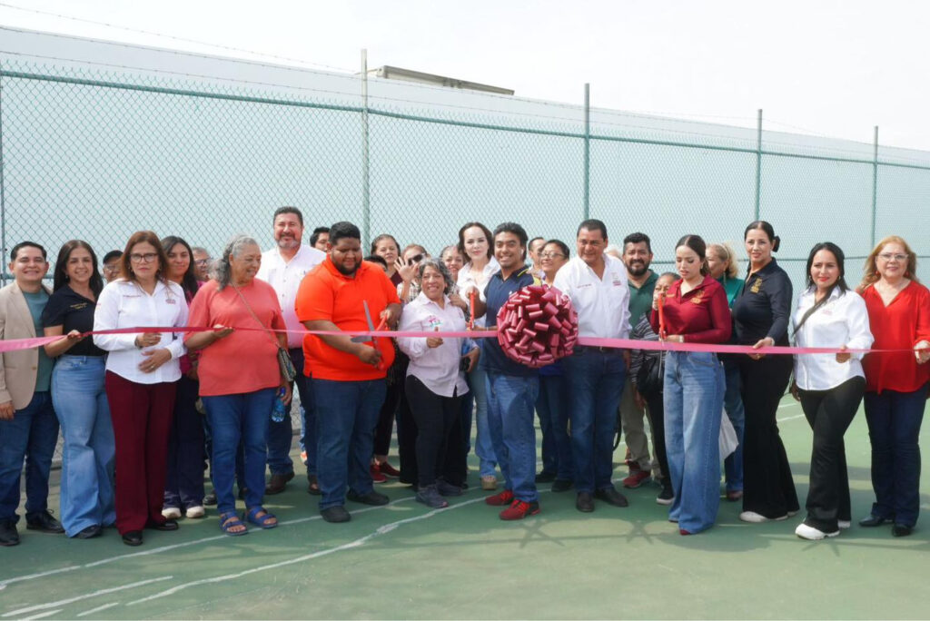 Gobierno municipal fortalece infraestructura deportiva con rehabilitación de espacios al poniente y sur de Nuevo Laredo Gobierno municipal fortalece infraestructura deportiva con rehabilitación de espacios al poniente y sur de Nuevo Laredo