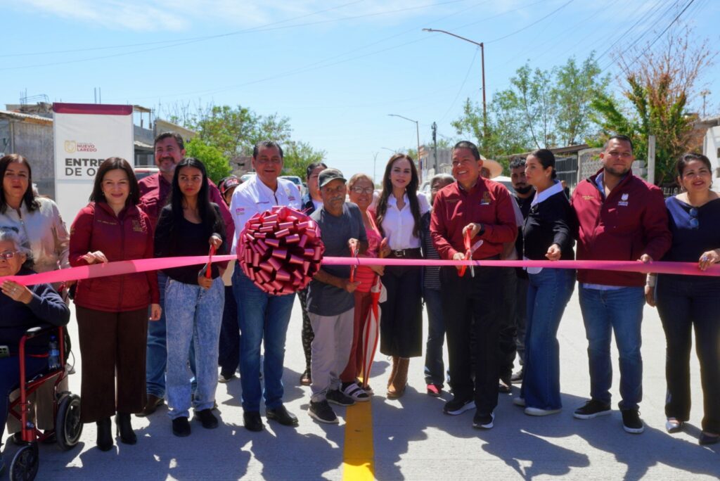 Avanza transformación urbana al poniente de Nuevo Laredo; entrega alcaldesa Carmen Lilia Canturosas obras de repavimentación