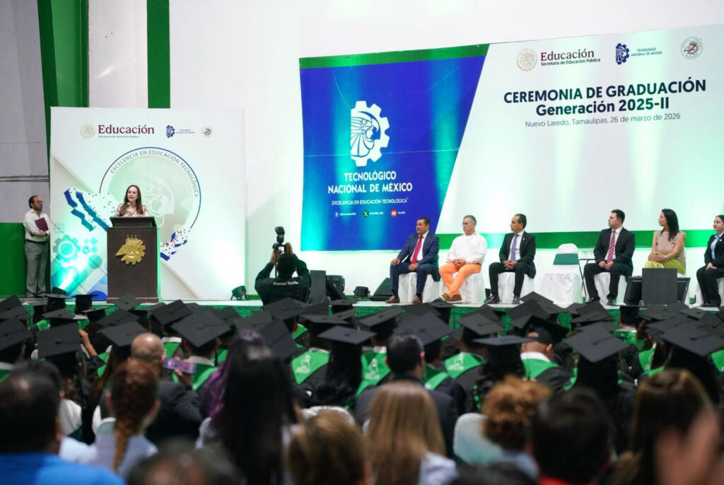 Reitera alcaldesa Carmen Lilia Canturosas compromiso con la juventud y la educación en graduación del Tec de Nuevo Laredo Reitera alcaldesa Carmen Lilia Canturosas compromiso con la juventud y la educación en graduación del Tec de Nuevo Laredo