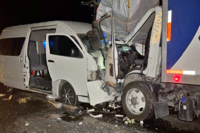 Cuatro lesionados tras choque frontal en carretera de Xicoténcatl
