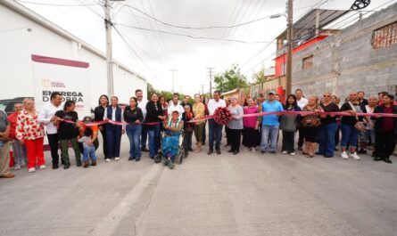 Carmen Lilia Canturosas entrega obras viales y sanitarias en Hipódromo