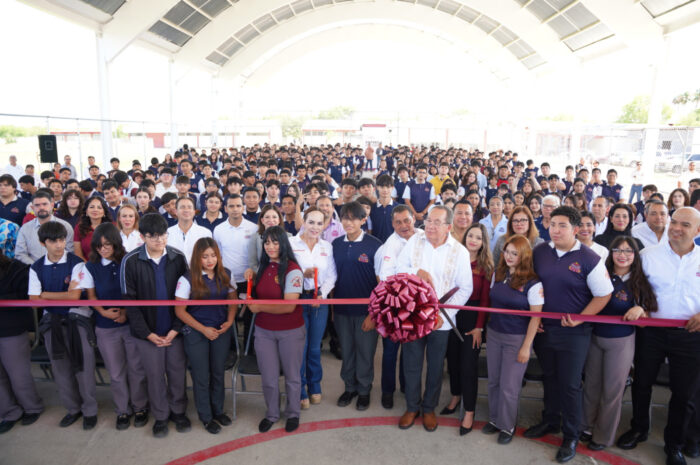 Transforma alcaldesa Carmen Lilia Canturosas infraestructura educativa en la Preparatoria CBTIS 137
