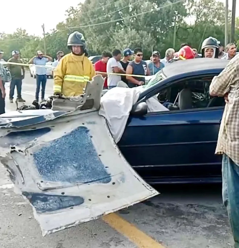 Mueren dos hombres tras brutal choque entre tráiler y Mustang en la San Fernando-Reynosa