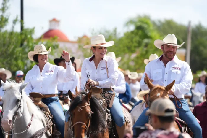 Fortalece Carmen Lilia Canturosas lazos de hermandad con Nueva Ciudad Guerrero; se une a tradicional Cabalgata de San Juan