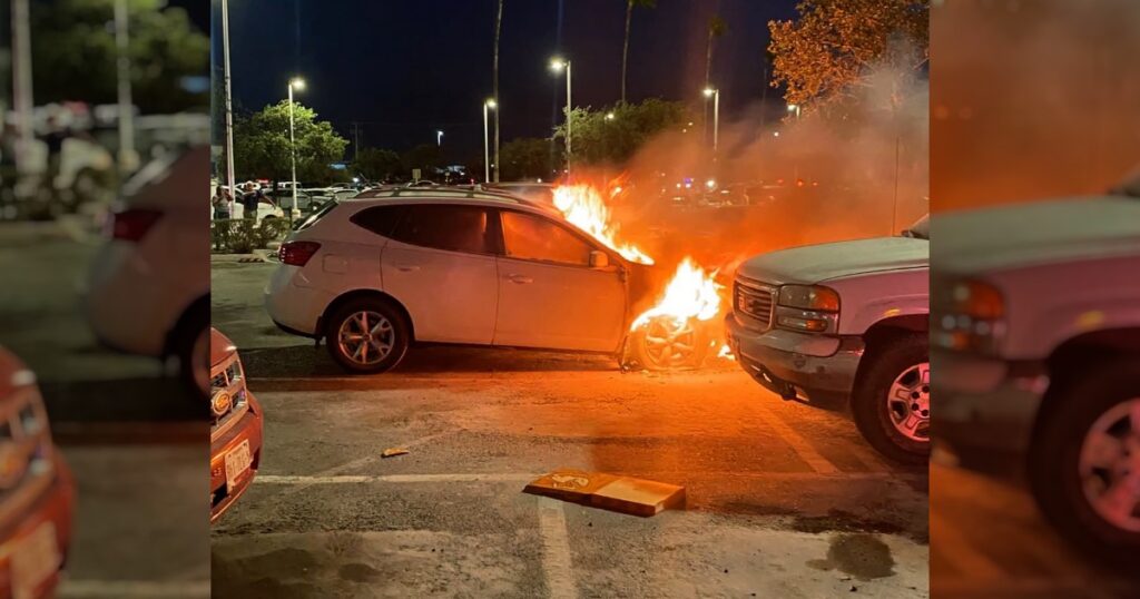 Camioneta se incendia en plaza comercial de Reynosa y alcanza otros vehículos