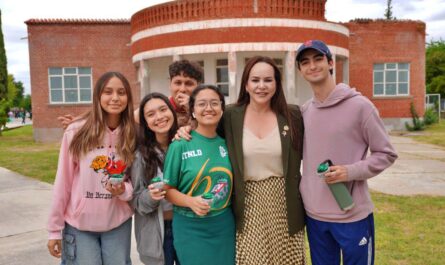 Carmen Lilia Canturosas dará internet gratis a 10 mil jóvenes