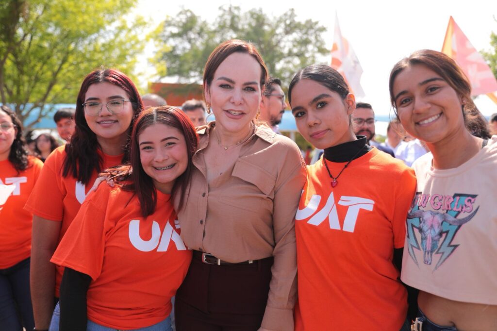Carmen Lilia consolida una política educativa que amplía oportunidades para miles de estudiantes