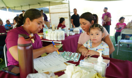 Lleva Gobierno de Nuevo Laredo servicios y apoyos a familias de la colonia Solidaridad con el programa “Presidencia Cerquita de Ti”