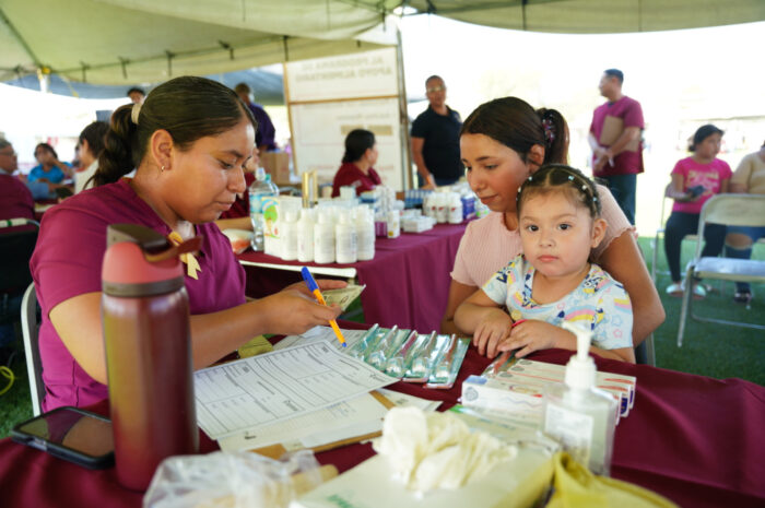Lleva Gobierno de Nuevo Laredo servicios y apoyos a familias de la colonia Solidaridad con el programa “Presidencia Cerquita de Ti”