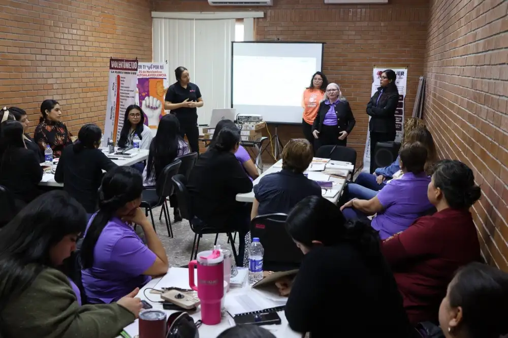 Carmen Lilia Canturosas mantiene red de atención para mujeres ante violencia Carmen Lilia Canturosas mantiene red de atención para mujeres ante violencia