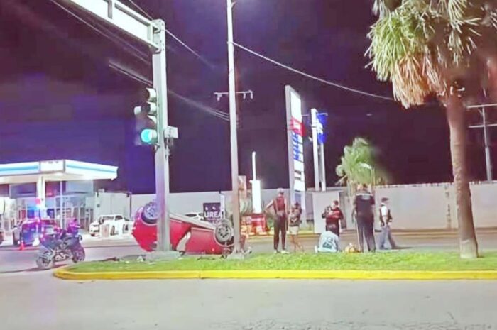 Volcadura en Tampico deja a joven conductor lesionado